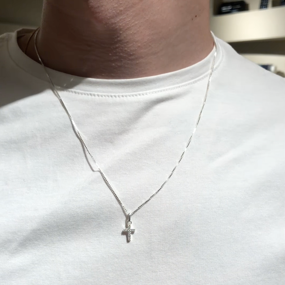 Colar de Cruz com Zircônias Cravejadas Prata 925